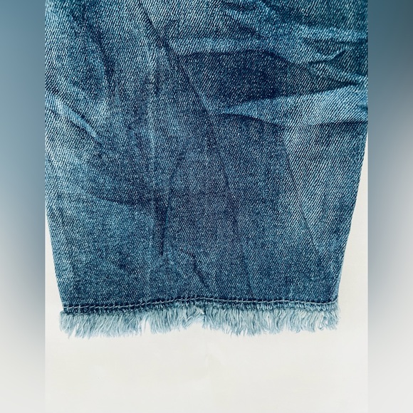 Miss Me Blue Jeans WOMEN’S Size 27 Signature Raw Hem Capri - Picture 5 of 9